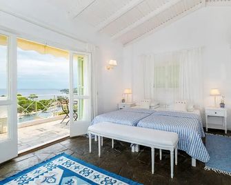 Bay View Hotel - Gaios