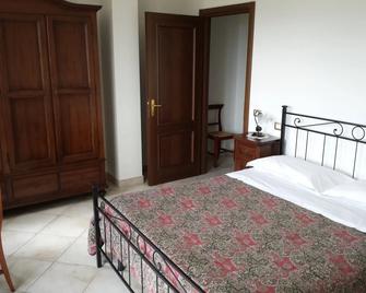 B&B La Collina Del Sagrantino - Montefalco - Schlafzimmer