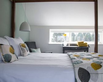 Award Winning 5 Contemporary House Set In An Area Of Outstanding Natural Beauty - Limavady - Bedroom