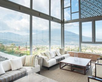 Amartahills Hotel and Resort - Malang - Bar