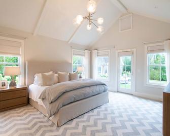 Luxurious Designer Home, Cliff Area, Walk to Town, Pool - Nantucket - Bedroom