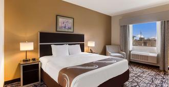 Quality Inn and Suites Pearl-Jackson - Pearl - Yatak Odası
