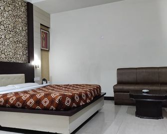 Hotel Premier - Jammu - Habitación