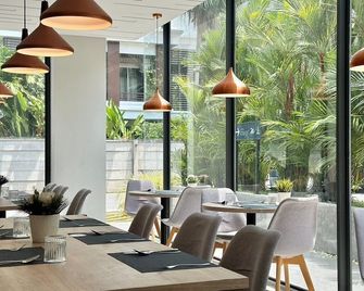 Canalis Suvarnabhumi Airport Hotel - Racha Thewa - Restaurace