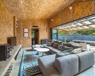 Quirky & Cool on Cork - Martinborough - Lounge