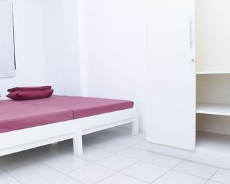 Tarasa Hostel - Pasay