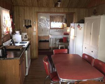 Affordable Family Fun on the Platte Lakes Van Hammen Cottage #2 - Honor - Kitchen