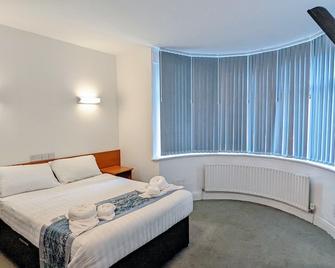 Sk Heathrow Hotel - Hayes - Bedroom