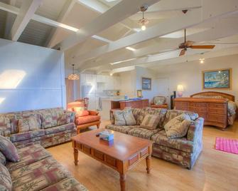 Kona Hawaii Guest House - Kailua-Kona - Σαλόνι