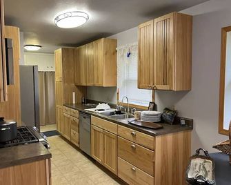 The Wheelhouse - Downtown Sitka - Sitka - Kitchen