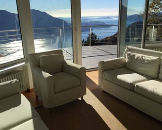 Superb villa with panoramic view over Lake Maggiore - Premeno - Huiskamer