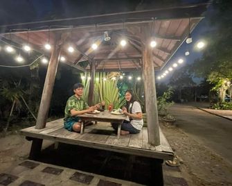 Long Lake Resort - צ'ונבורי - פטיו