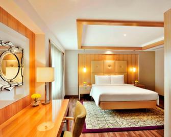 Courtyard by Marriott Chennai - Chennai - Bedroom