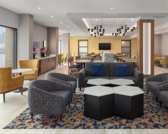 Hampton Inn By Hilton Montreal East Anjou - Montreal - Lounge