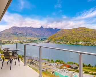 Queenstown Lake Views - Upstairs Apartment - Queenstown - Balkon