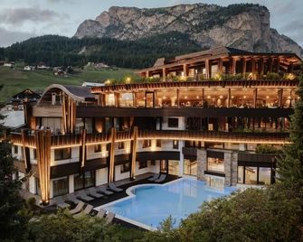 Hotel Granbaita Dolomites - Sëlva