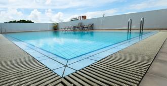 時代酒店 - 斯里巴加灣 - Bandar Seri Begawan/斯里巴卡旺 - 游泳池