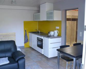 Studio Entre Savines Et Embrun Pres Du Lac De Serreponçon - Crots - Kitchen