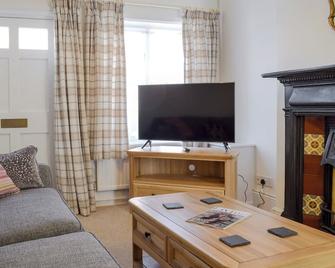 The Cottage - Ledbury - Living room