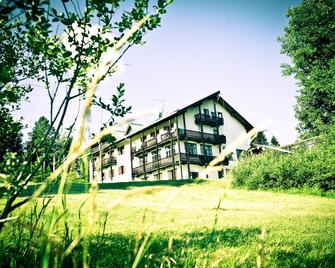 Jugendherberge Oberstdorf - Oberstdorf - Building