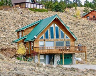 Lake View at the Lone Pine Lodge. 3 Bedroom, 2 Bath. Sleeps 6 License 2024-102 - Twin Lakes (Lake County) - Edificio