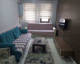 Kütahya Emlakcim Apart - Kütahya - Sala de estar