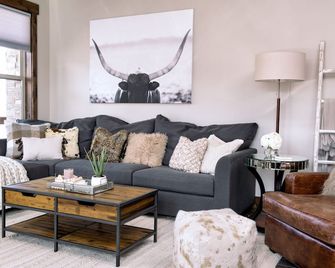 Chef's kitchen, huge balcony, sec. parking, Traeger grill, amazing views!! - Heber City - Sala de estar