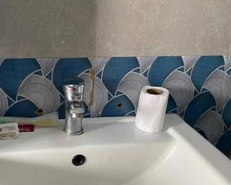 Hong Qi Hotel - Chitwan - Room amenity