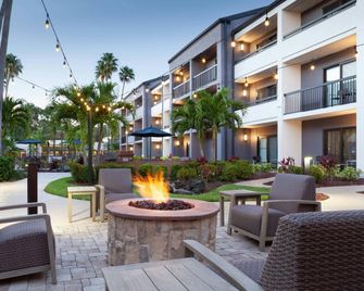 Courtyard by Marriott St. Petersburg Clearwater - Clearwater - Patio
