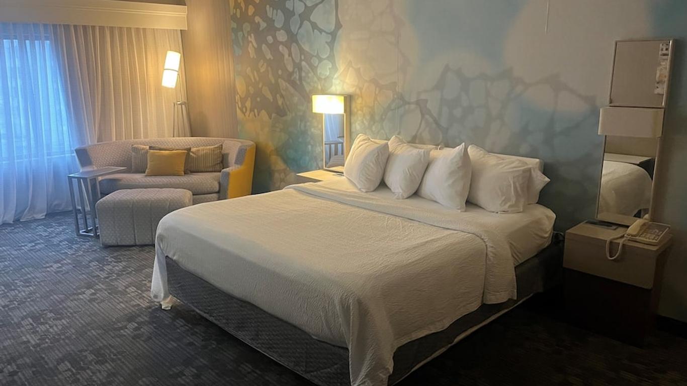 كورتيارد باي ماريوت إيري