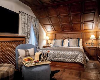 Ambra Cortina Luxury&Fashion Hotel - Cortina d'Ampezzo - Camera da letto