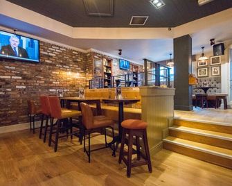 Caledonian Hotel - Leven - Bar