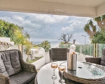 Unique Villa Boron! Sea view, swimming pool and Jacuzzi - Nice - Varanda