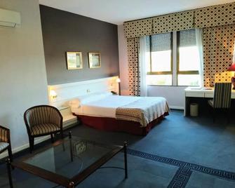Hotel Las Cigüeñas - Trujillo - Bedroom