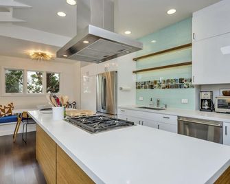 Heavenly Hideaway Wine Tastings Included - Healdsburg - Kitchen