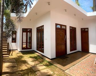 Trinco Waves - Trincomalee - Building