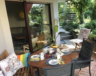 Souterrainwohnung Mit Grossem Garten Und - Кассель - Патіо