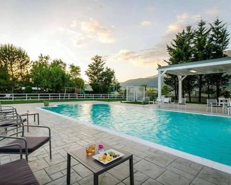 Hotel Santacroce Meeting - Sulmona - Piscina