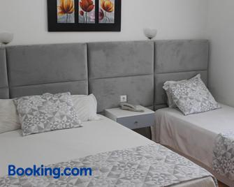 Alojamento Local Santa Cruz - Miranda Do Douro - Schlafzimmer