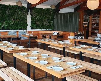 Ruschmeyers #6 - Queen - Montauk - Restaurant