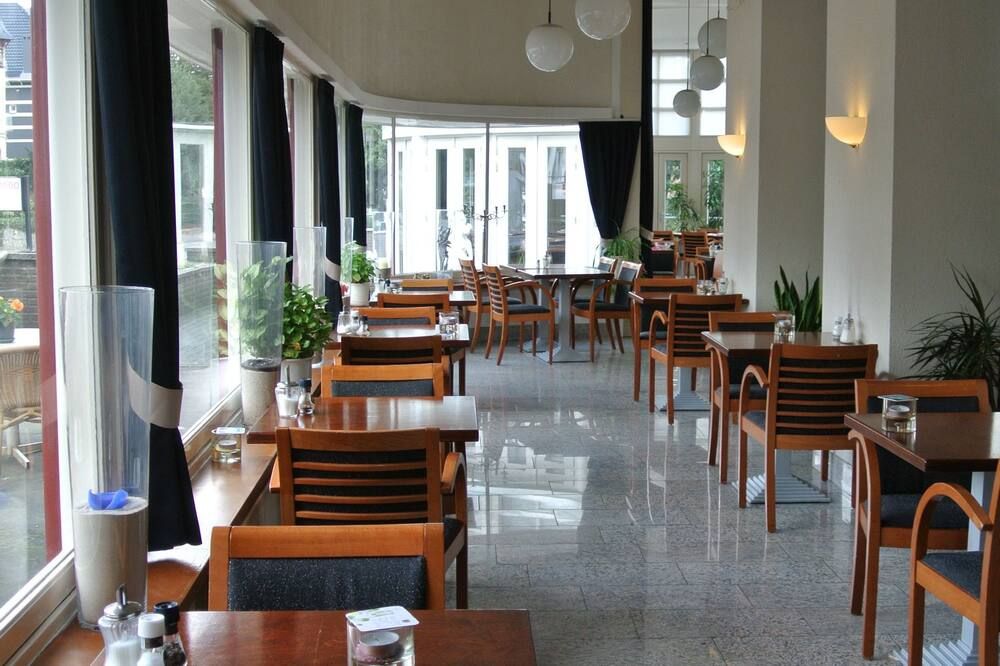 هوتل 2000 - فالكنبرج آن دي جول - مطعم