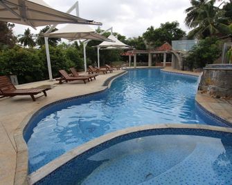 Avasta Resort and Spa - Anuradhapura - Pool