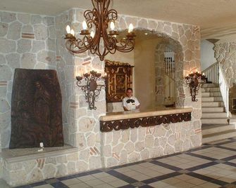 Los Arcos Suites - Puerto Vallarta - Front desk