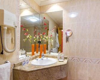 Hotel Hospederia Zacatin - Alcalá la Real - Bathroom