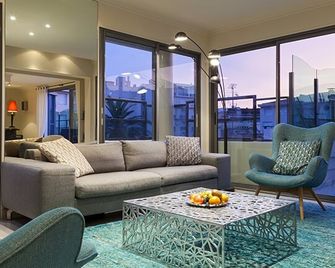 Nehô Suites Cannes Croisette - Cannes - Pokój dzienny