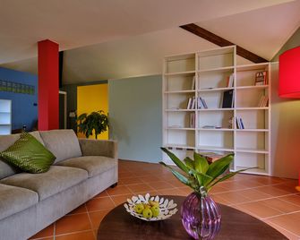 Giarvino Guest House - Acqui Terme - Living room