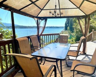 Beautiful Lake front Vacation Home Lake Quinault,WA - Amanda Park - Balcón