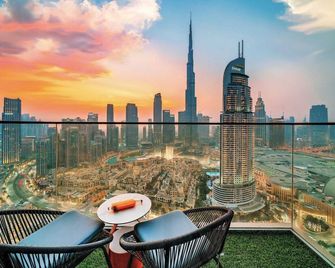 Luxury 2br With Burj Khalifa & Fountain Views | Vr, Ps5, Pool, Gym,free Parking - Garhoud - Balkón