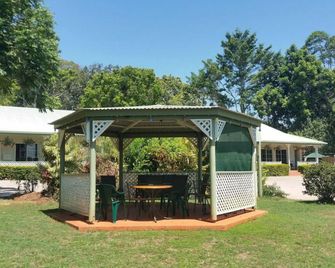 Yungaburra Park Motel - Yungaburra - Patio