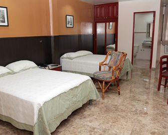 Hotel Alcala - David - Schlafzimmer